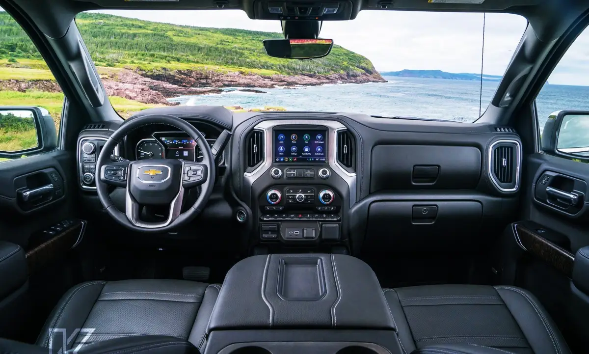 2024 Chevy Colorado Interior